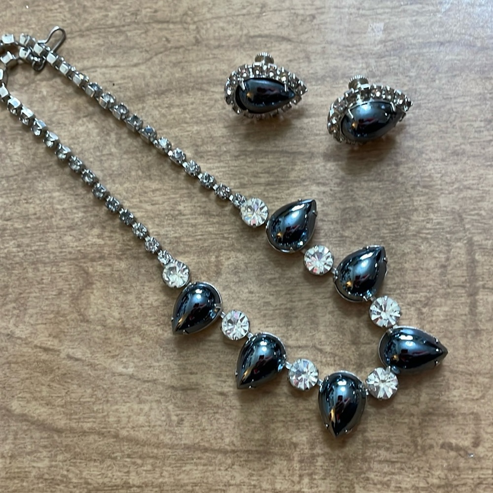 Vintage Necklace And Earrings Set. Excellent Condition. 15 Inches Long.